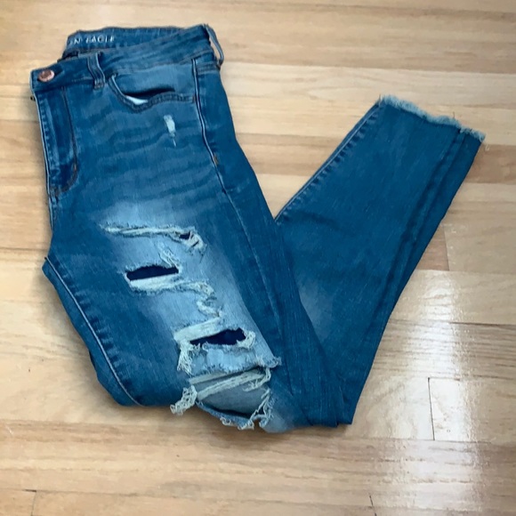 GREAT CONDITION AMERICAN EAGLE JEANS - Picture 1 of 3